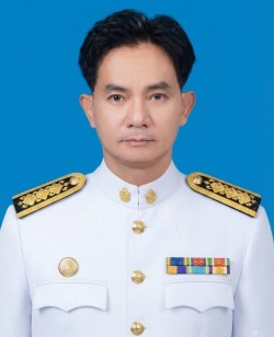 นายลักษณ์   ศุภนัส